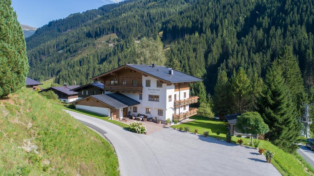 Haus Spieleck Bed & Breakfast Saalbach-Hinterglemm Exterior photo